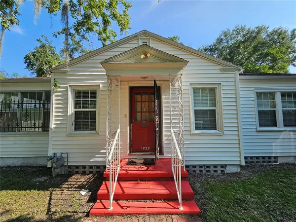 $2,600 | 1822 Northwest 6th Avenue, Gainesville, FL 32603