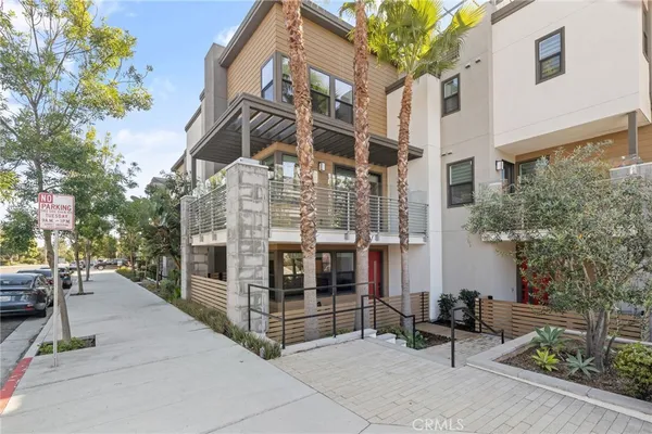 $1,098,000 | 719 South Grable Circle, Orange, CA 92868