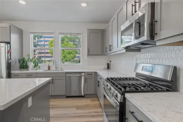 $1,098,000 | 719 South Grable Circle, Orange, CA 92868
