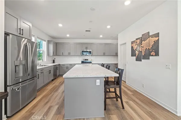 $1,098,000 | 719 South Grable Circle, Orange, CA 92868