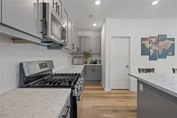$1,098,000 | 719 South Grable Circle, Orange, CA 92868