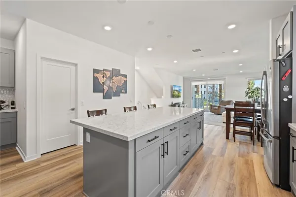 $1,098,000 | 719 South Grable Circle, Orange, CA 92868