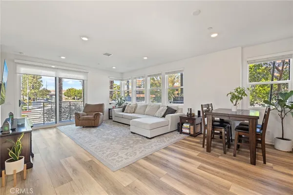 $1,098,000 | 719 South Grable Circle, Orange, CA 92868