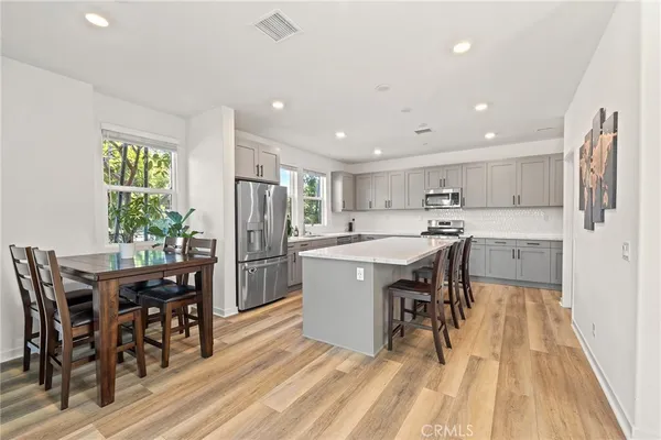 $1,098,000 | 719 South Grable Circle, Orange, CA 92868