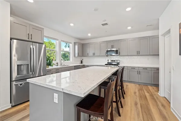 $1,098,000 | 719 South Grable Circle, Orange, CA 92868