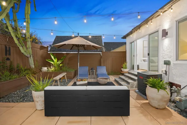 a view of a garage room