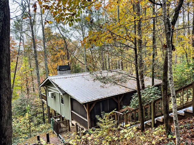 $229,900 | 231 Dogwood Circle, Hayesville, NC 28904