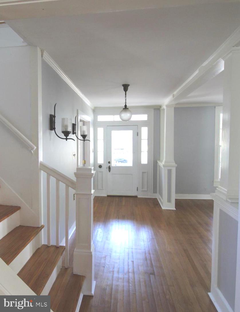 7683 Tilghman Island Road Sherwood, MD 21665 - Photo 13 of 38 Diningroom to front entrance