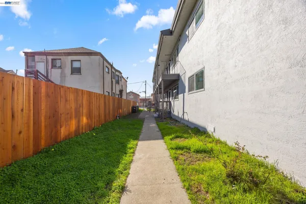 $1,598,000 | 6628 Helen Court, Oakland, CA 94608