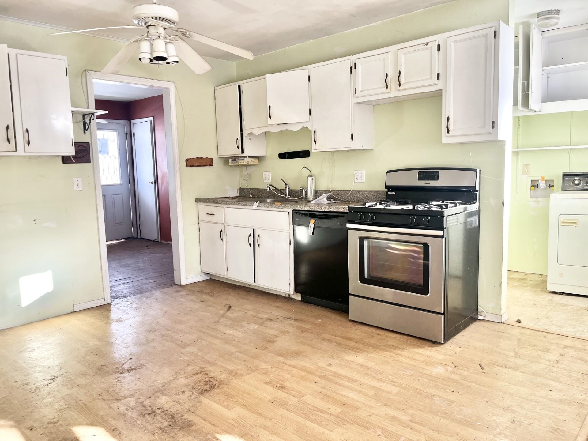 4621 Dutchess Lane Fort Wayne, IN 46835 - Photo 7 of 24