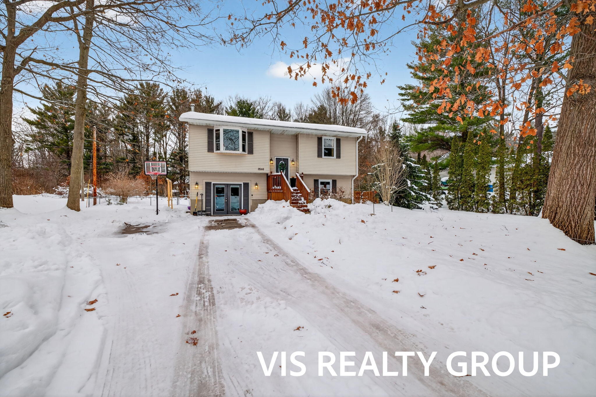 19210 Glendale Circle Spring Lake, MI 49456 - Photo 11 of 66 1-web-or-mls-2R9A0684