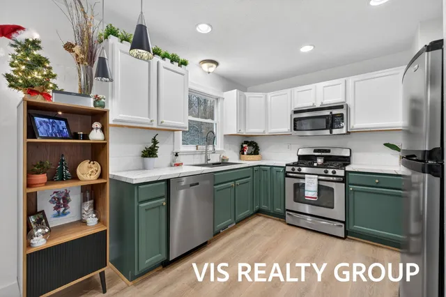 $339,900 | 19210 Glendale Circle, Spring Lake, MI 49456