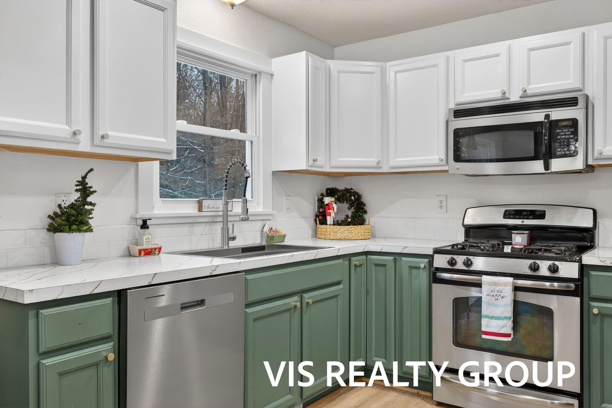 19210 Glendale Circle Spring Lake, MI 49456 - Photo 18 of 66 20-web-or-mls-2R9A0785