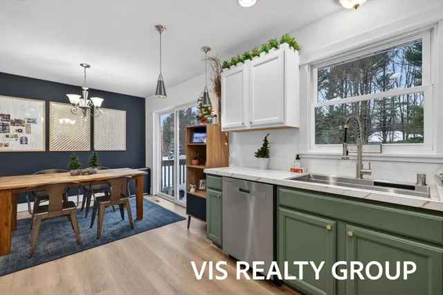 $339,900 | 19210 Glendale Circle, Spring Lake, MI 49456