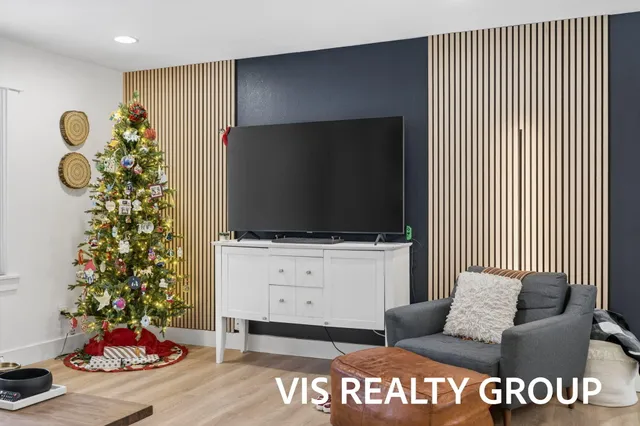 $339,900 | 19210 Glendale Circle, Spring Lake, MI 49456