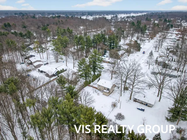 $349,900 | 19210 Glendale Circle, Spring Lake, MI 49456