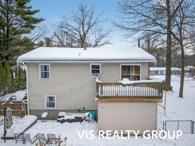 $339,900 | 19210 Glendale Circle, Spring Lake, MI 49456