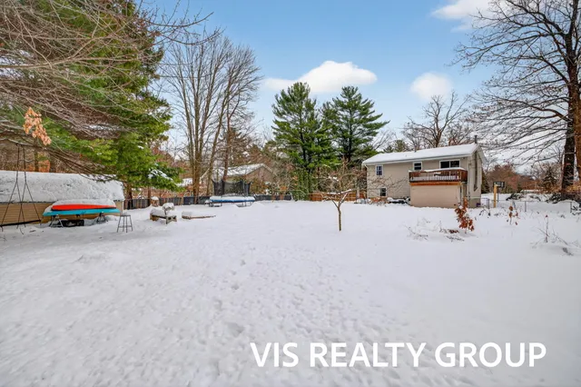 $339,900 | 19210 Glendale Circle, Spring Lake, MI 49456