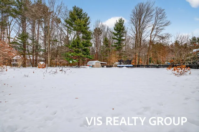 $339,900 | 19210 Glendale Circle, Spring Lake, MI 49456