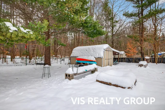 $339,900 | 19210 Glendale Circle, Spring Lake, MI 49456