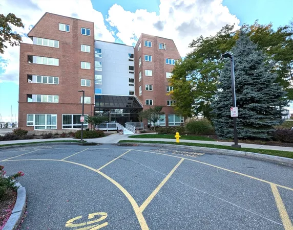 $370,000 | 154 Lynnway, Unit 401, Lynn, MA 01902