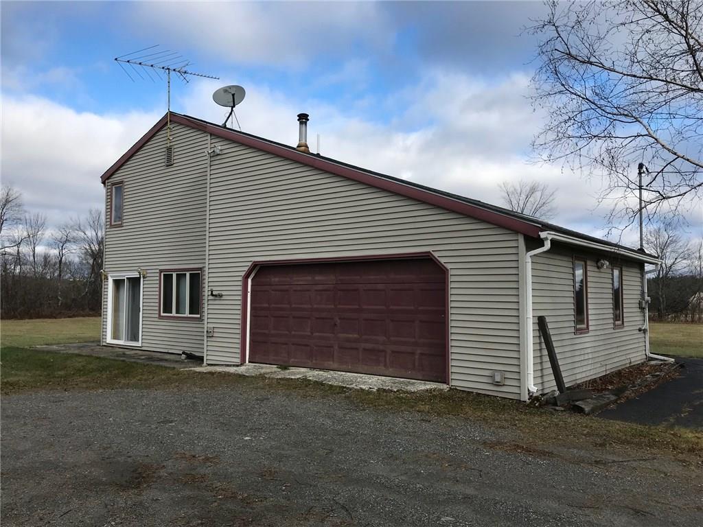 28 Ripley Road Cambridge, ME 04923 - Photo 32 of 35 Garage entry