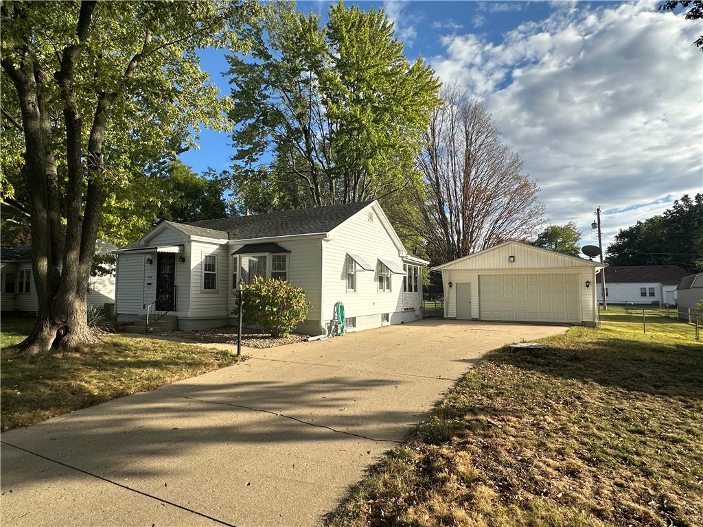 206 Ridgeview Street Danville, IL 61832 - Photo 3 of 27 Gallery Image 3