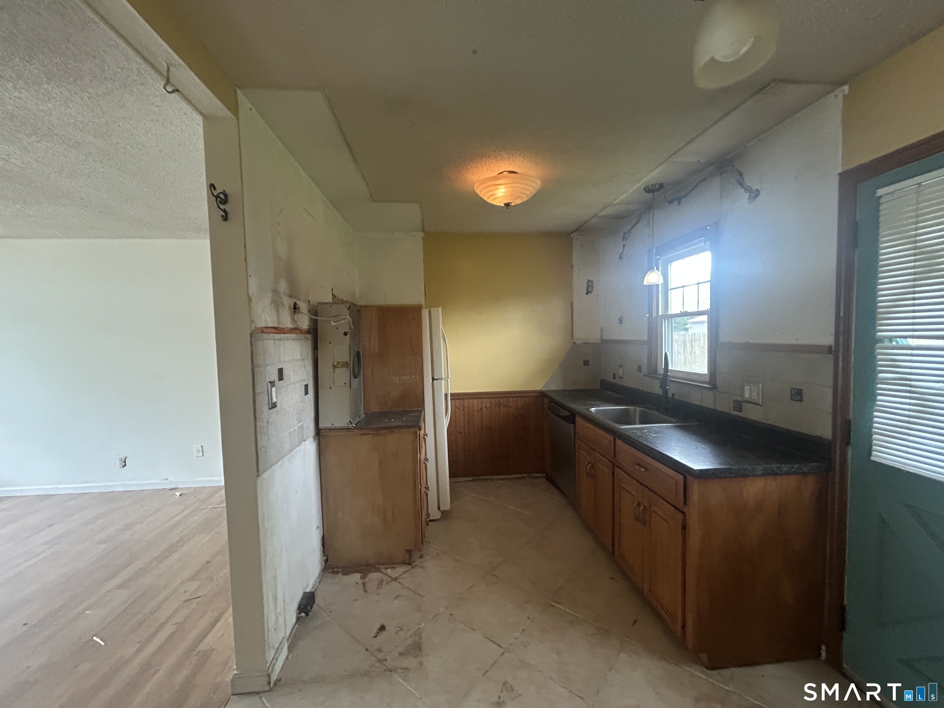 48 Plum Tree Road Plainville, CT 06062 - Photo 8 of 17