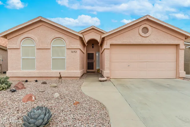 $3,750 | 1692 East Palm Beach Drive, Chandler, AZ 85249