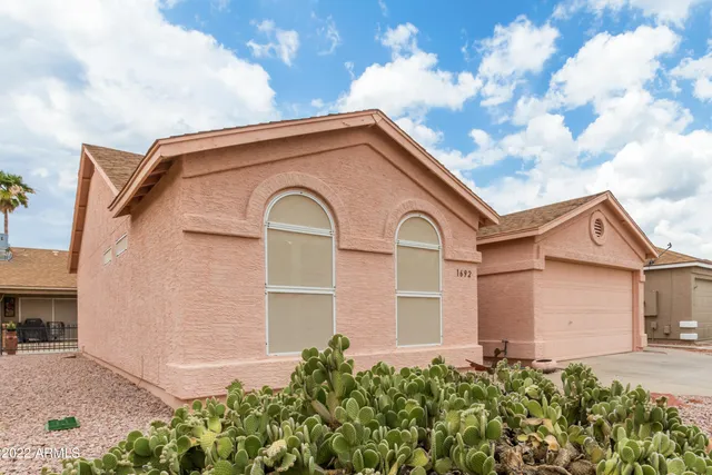 $3,750 | 1692 East Palm Beach Drive, Chandler, AZ 85249