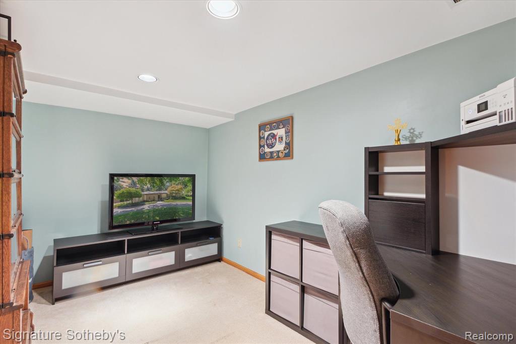 203 Montmorency Road Rochester Hills, MI 48307 - Photo 19 of 28