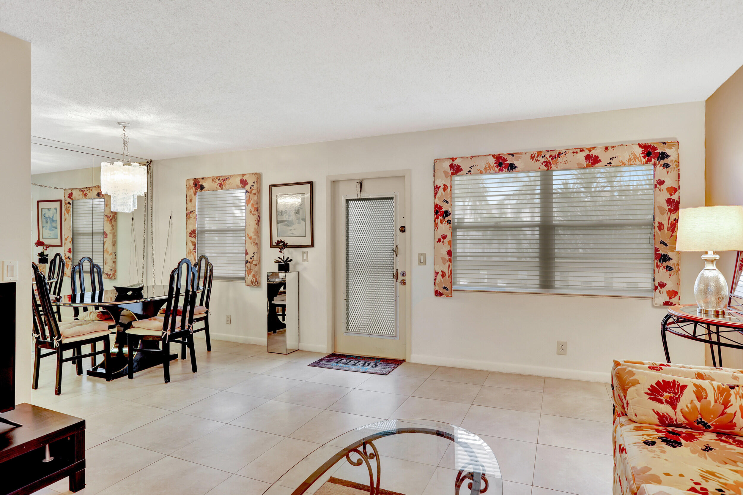 Living Room/Dining Room