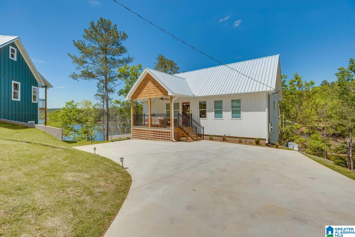 421 Point View Roanoke, AL 36274 - Photo 1 of 45