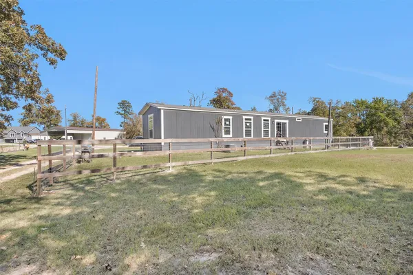 $148,000 | 622 Lake Shore Drive, Trinity, TX 75862