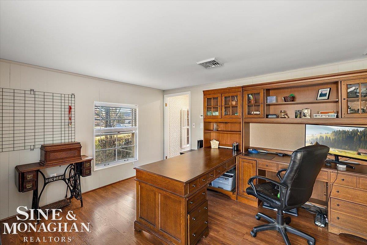 595 Thorntree Road Grosse Pointe Woods, MI 48236 - Photo 21 of 64