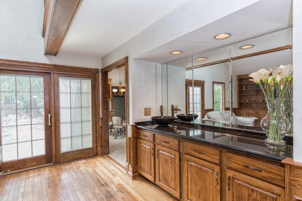 15928 Wetherburn Road Chesterfield, MO 63017 - Photo 13 of 46 Gallery Image 13