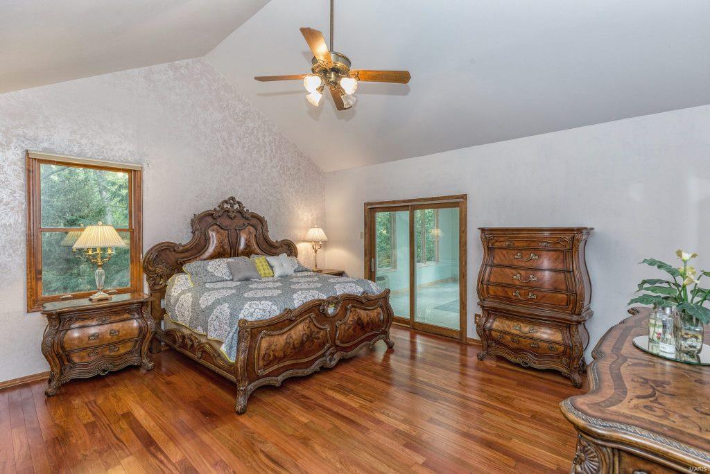 15928 Wetherburn Road Chesterfield, MO 63017 - Photo 17 of 46 Gallery Image 17