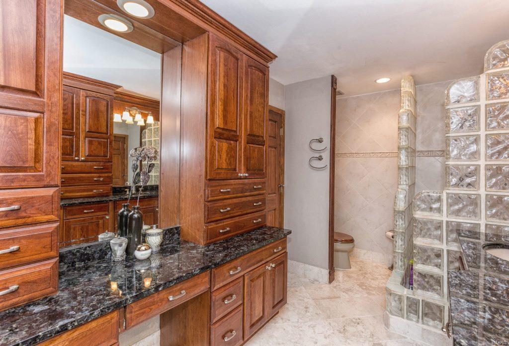 15928 Wetherburn Road Chesterfield, MO 63017 - Photo 19 of 46 Gallery Image 19