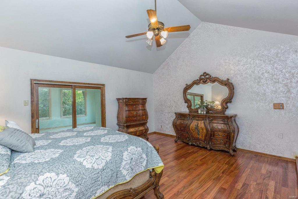 15928 Wetherburn Road Chesterfield, MO 63017 - Photo 21 of 46 Gallery Image 21