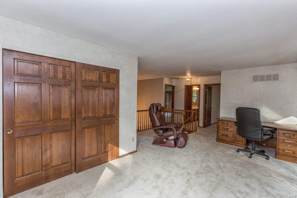 15928 Wetherburn Road Chesterfield, MO 63017 - Photo 25 of 46 Gallery Image 25