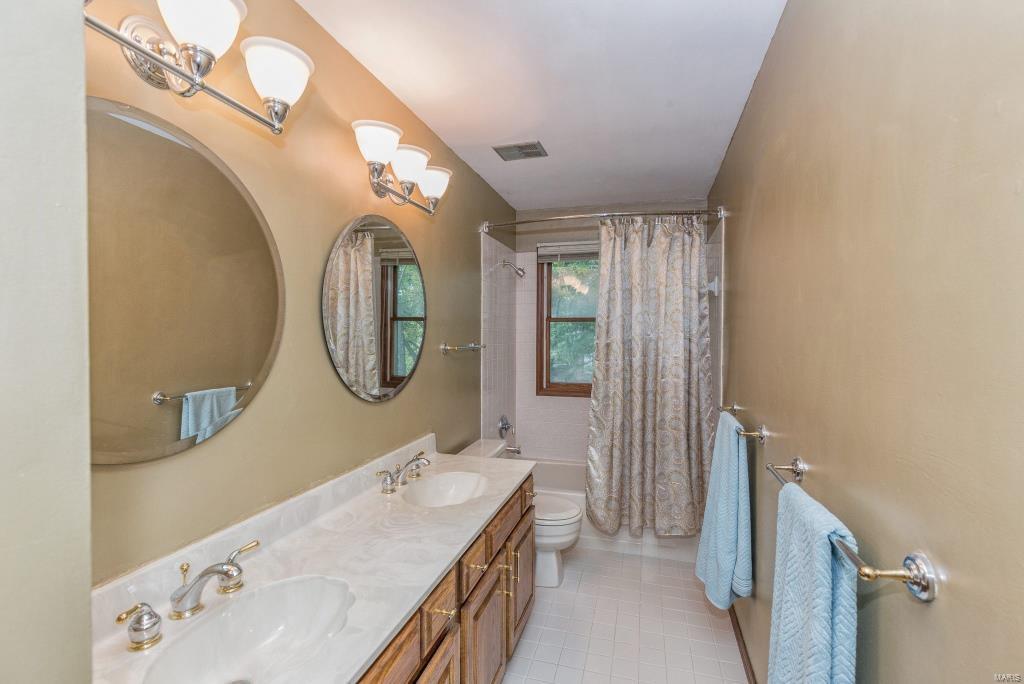 15928 Wetherburn Road Chesterfield, MO 63017 - Photo 32 of 46 Gallery Image 32