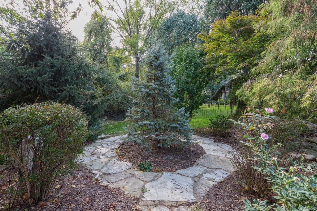 15928 Wetherburn Road Chesterfield, MO 63017 - Photo 44 of 46 Gallery Image 44