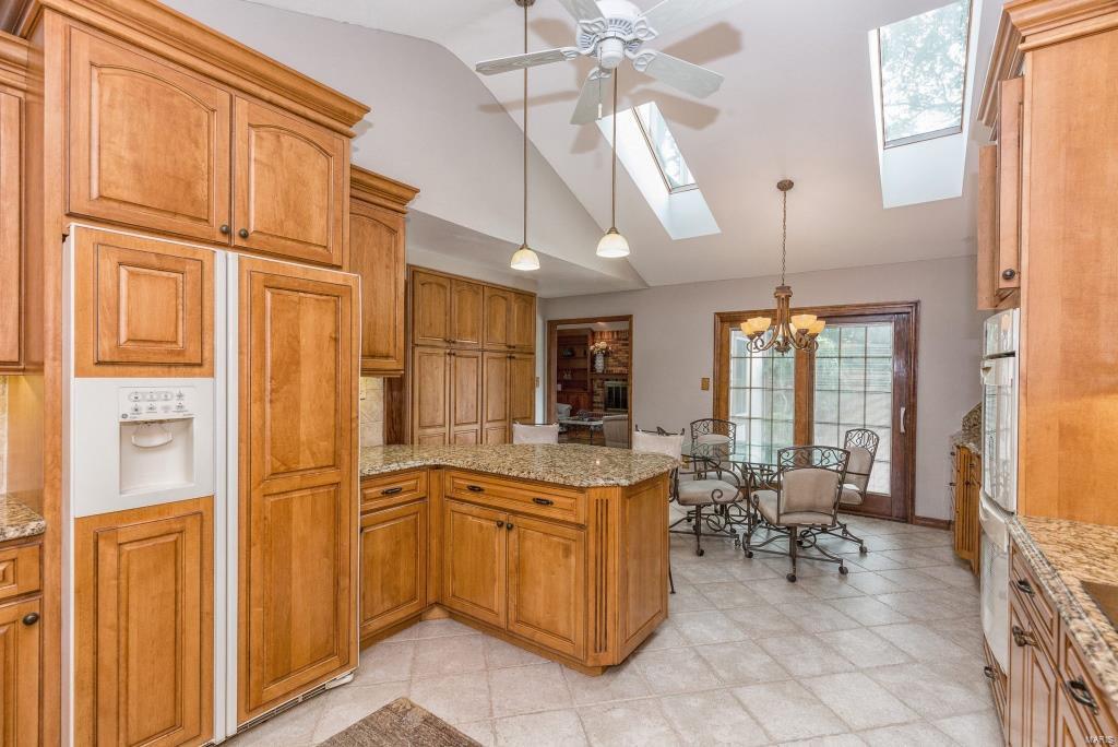 15928 Wetherburn Road Chesterfield, MO 63017 - Photo 10 of 46 Gallery Image 10