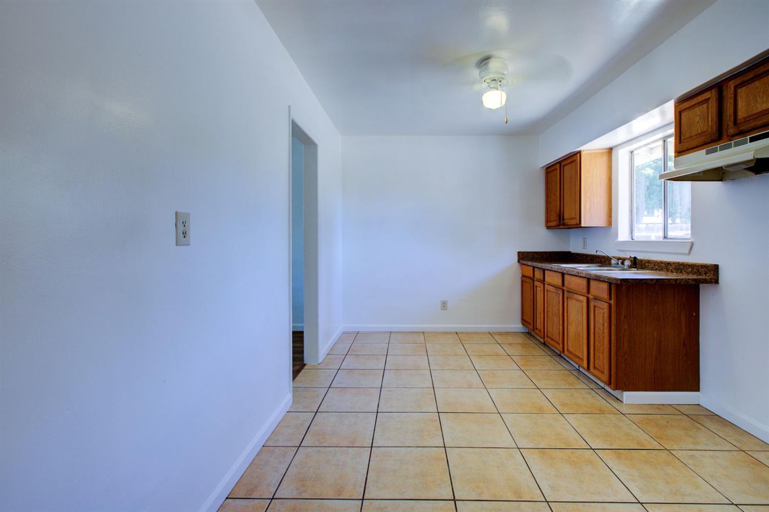 2354 Lambert Street Modesto, CA 95354 - Photo 9 of 23