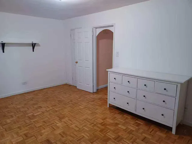 $395,000 | 9431 60th Avenue, Unit 1G | Elmhurst