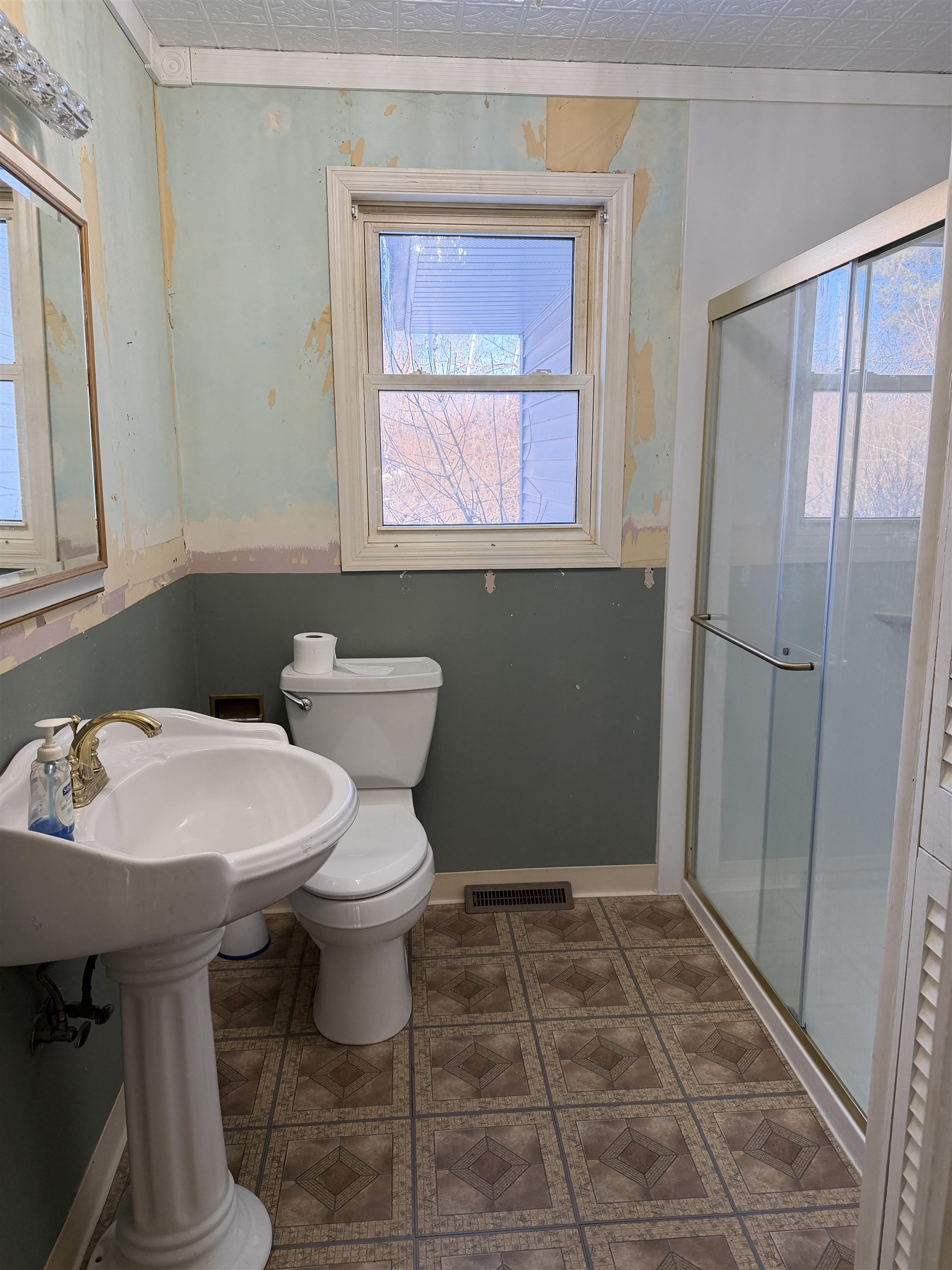 4724 Howard Gnesen Road Duluth, MN 55803 - Photo 13 of 28 Main Floor