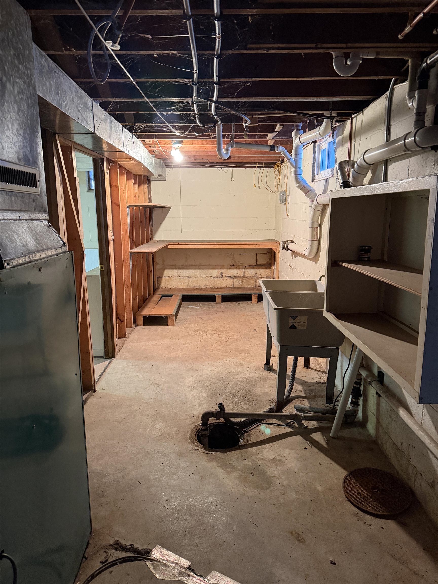 4724 Howard Gnesen Road Duluth, MN 55803 - Photo 24 of 28 Laundry room