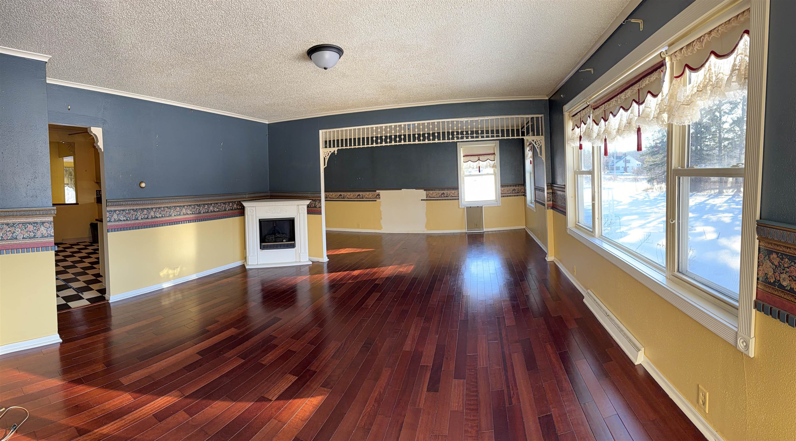 4724 Howard Gnesen Road Duluth, MN 55803 - Photo 5 of 28 Living Room