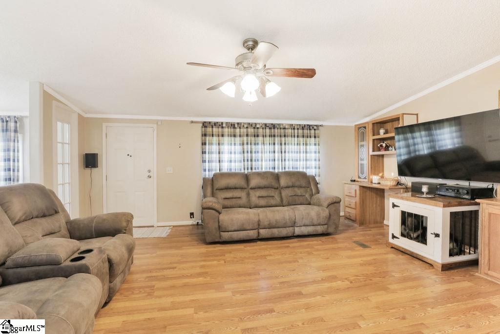 147 Finley Road Belton, SC 29627 - Photo 5 of 30