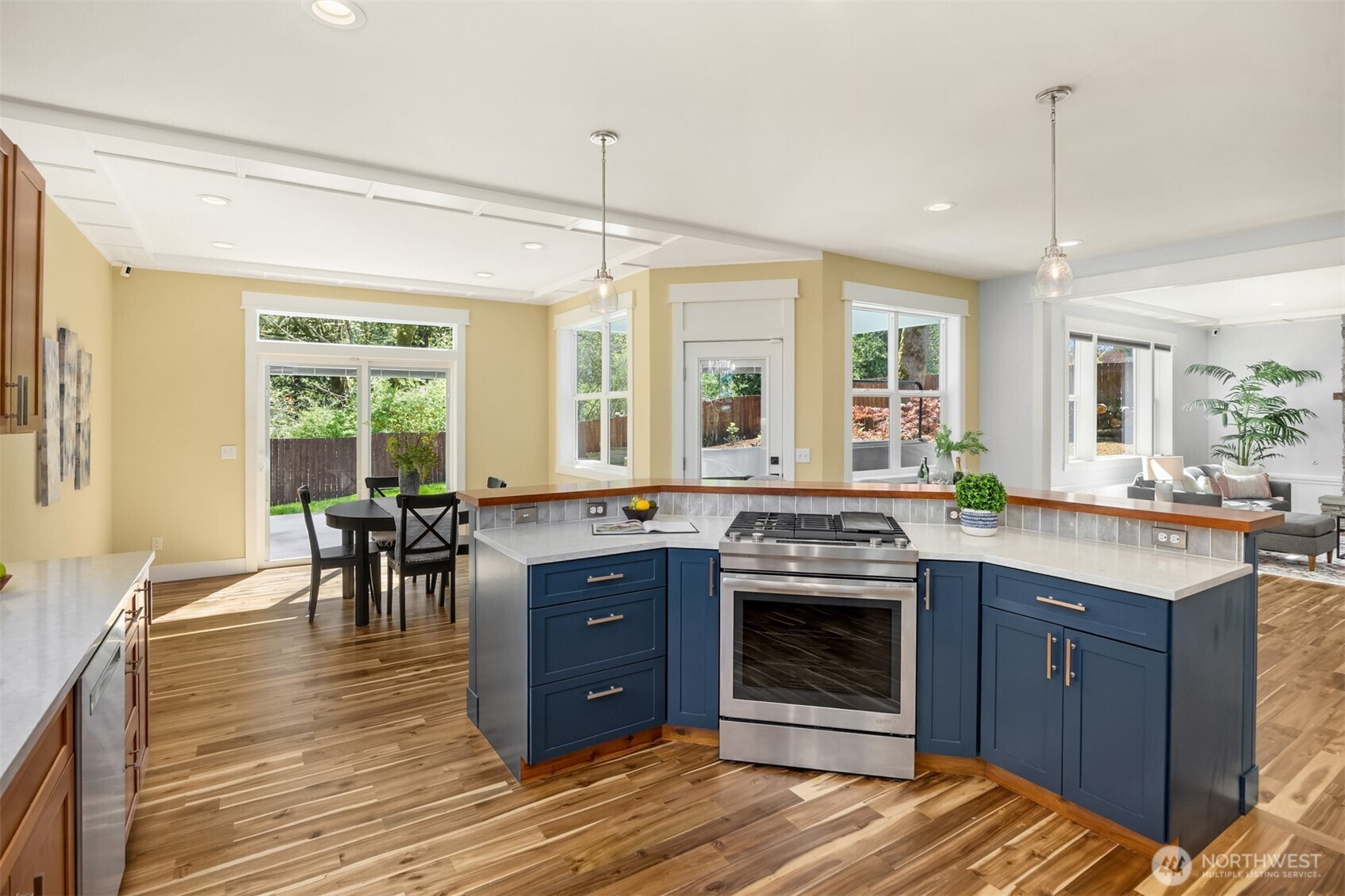 3760 Tracyton Beach Road Northwest Bremerton, WA 98310 - Photo 13 of 40 Gallery Image 13